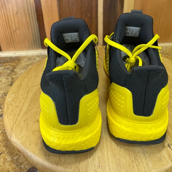 Adidas UltraBoost DNA x LEGO® Size 9.5 - Black/Yellow, Great Cond. - Picture 2 of 11